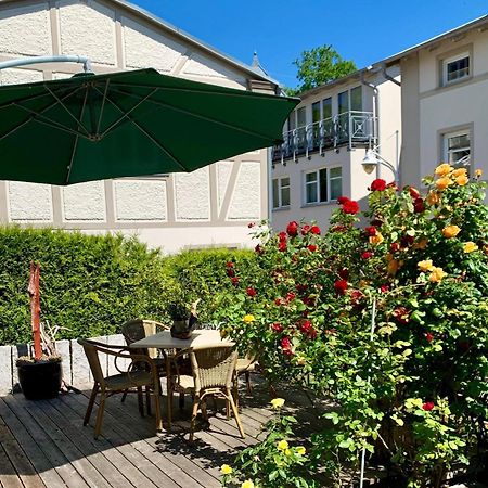 Villa-Rosengarten-Ferienwohnung-Baumhaus-Mit-Seeblick Sassnitz Exterior foto