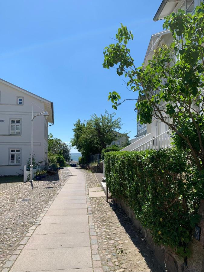 Villa-Rosengarten-Ferienwohnung-Baumhaus-Mit-Seeblick Sassnitz Exterior foto